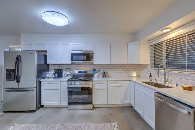 2813 Florida Street NE, Albuquerque, NM 87110