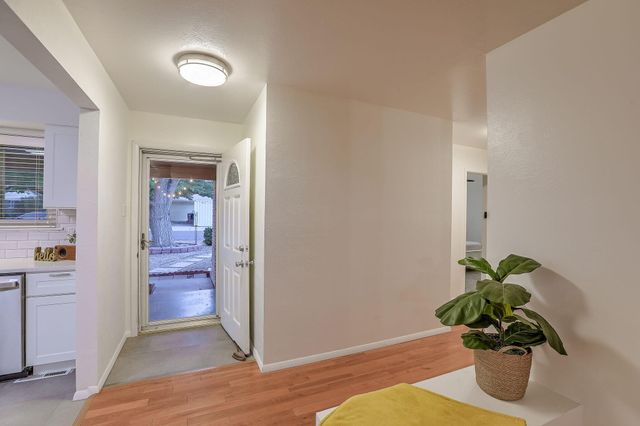2813 Florida Street NE, Albuquerque, NM 87110