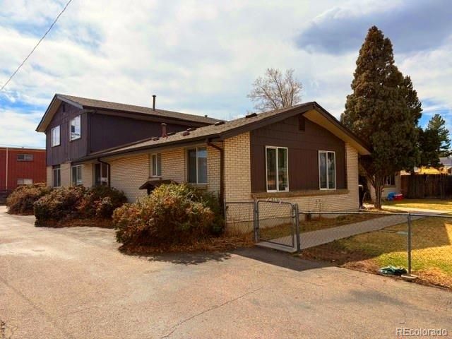 9842 W 22nd Place, Lakewood, CO 80215