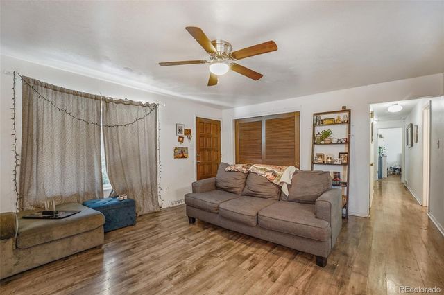 9842 W 22nd Place, Lakewood, CO 80215