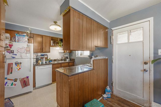 9842 W 22nd Place, Lakewood, CO 80215