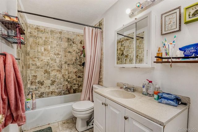 9842 W 22nd Place, Lakewood, CO 80215