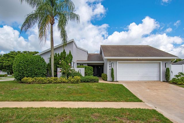 7484 Malibu Crescent, Boca Raton, FL 33433