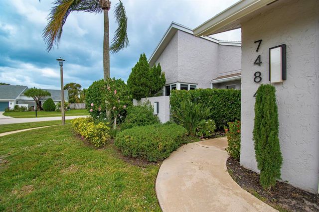 7484 Malibu Crescent, Boca Raton, FL 33433