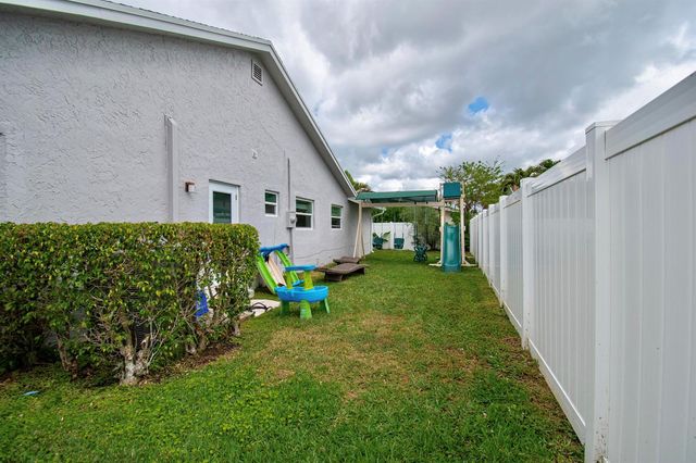 7484 Malibu Crescent, Boca Raton, FL 33433