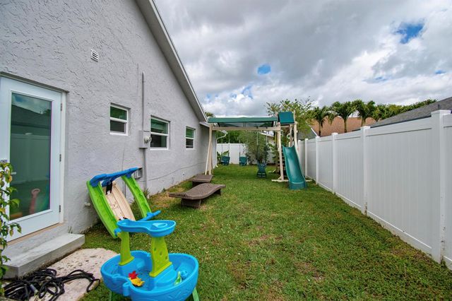 7484 Malibu Crescent, Boca Raton, FL 33433