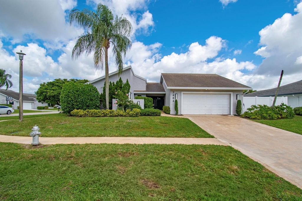 7484 Malibu Crescent, Boca Raton, FL 33433