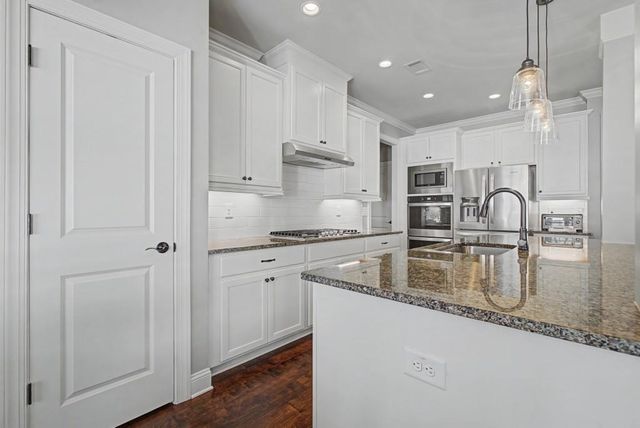 1834 Hidden Creek Drive, Hoschton, GA 30548