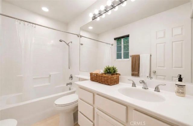 475 Redwing, Corona, CA 92882