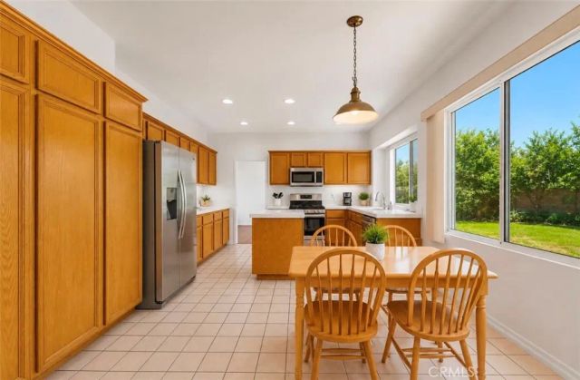 475 Redwing, Corona, CA 92882