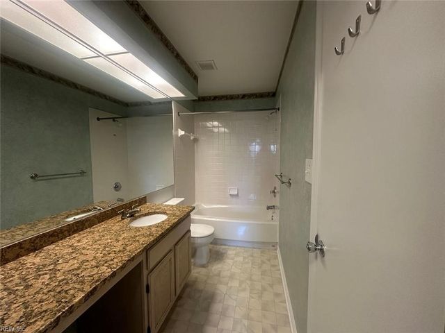 1309 Quail Creek Holw Apt B, Chesapeake, VA 23320