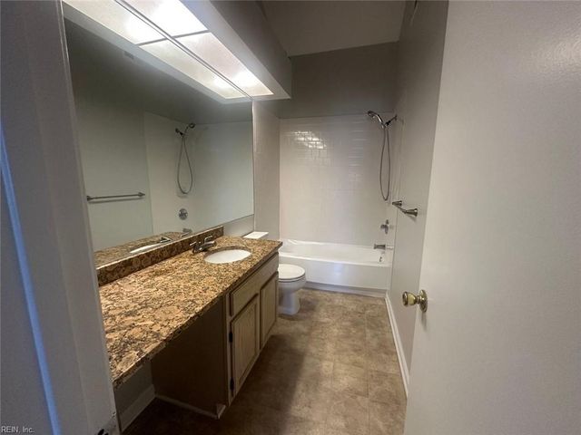 1309 Quail Creek Holw Apt B, Chesapeake, VA 23320