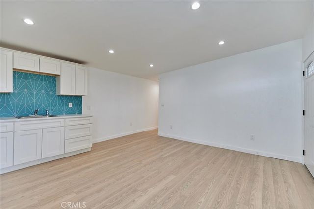 402 E 93rd Street, Los Angeles, CA 90003