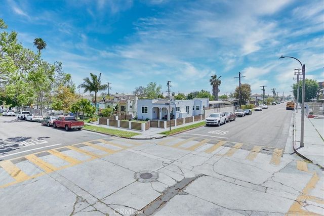 402 E 93rd Street, Los Angeles, CA 90003