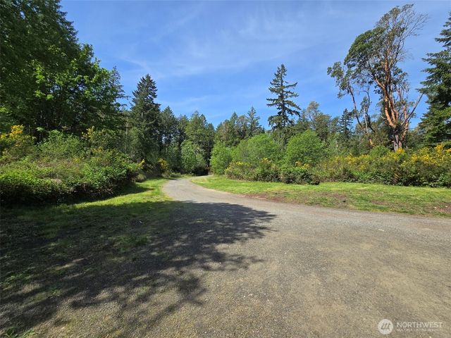 6611 Crescent Beach rd Road NW, Vaughn, WA 98394
