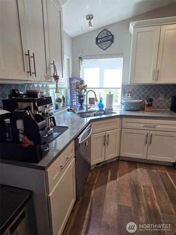 6611 Crescent Beach rd Road NW, Vaughn, WA 98394