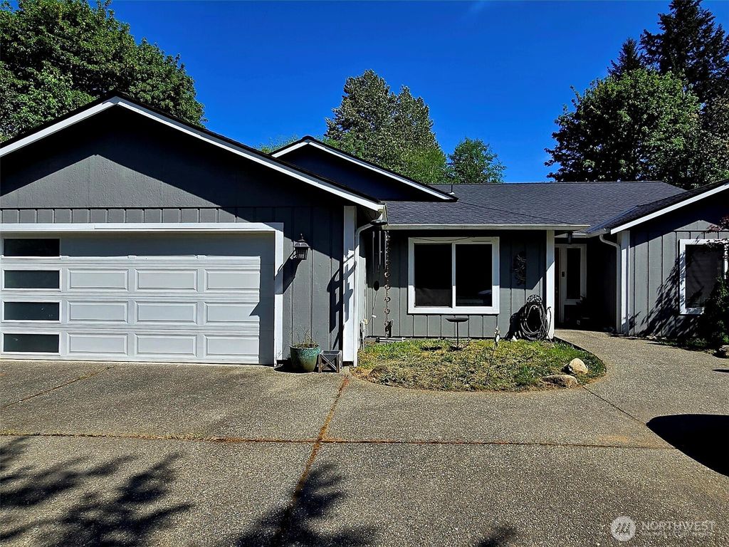6611 Crescent Beach rd Road NW, Vaughn, WA 98394