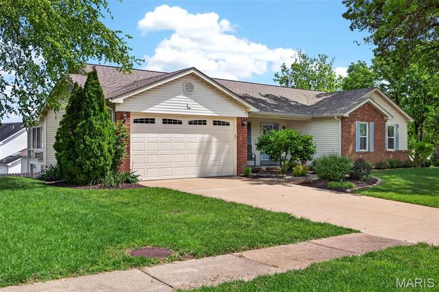 4 Santa Ynez Court, St Charles, MO 63303