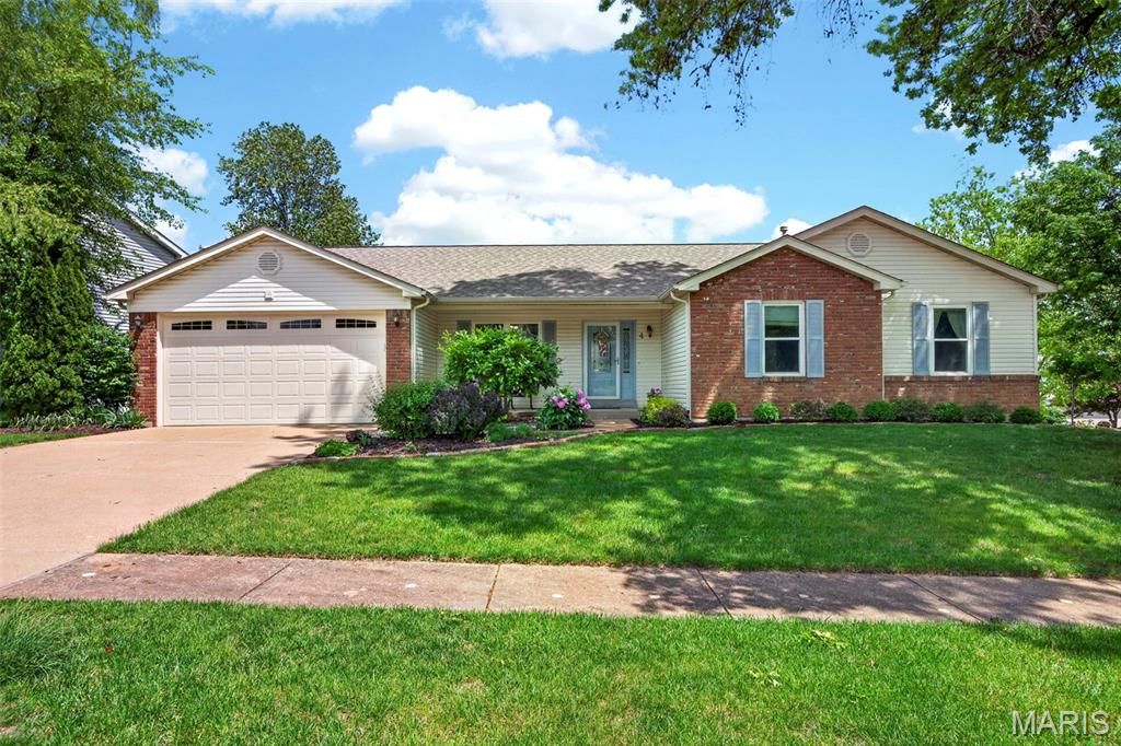 4 Santa Ynez Court, St Charles, MO 63303