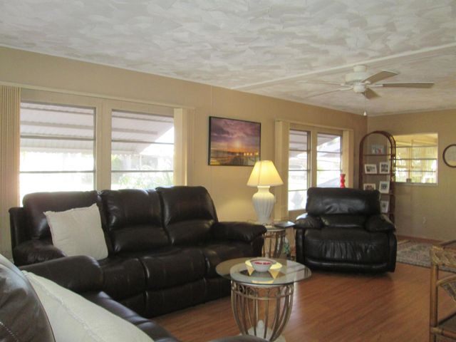 6403 S Elm Lane, Lantana, FL 33462