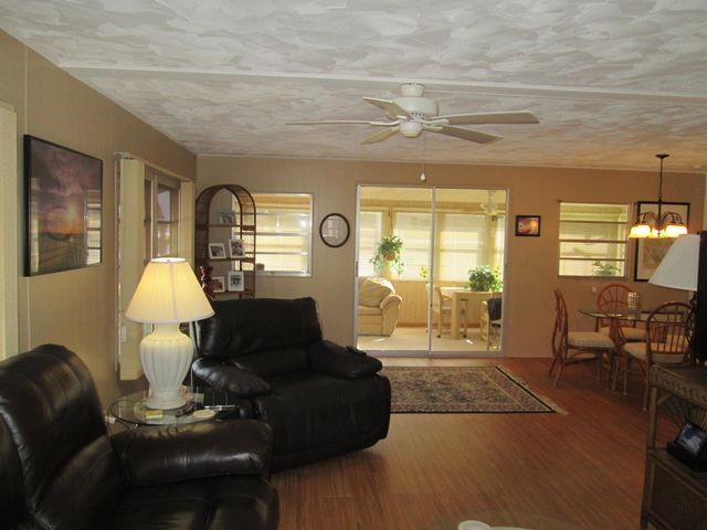 6403 S Elm Lane, Lantana, FL 33462