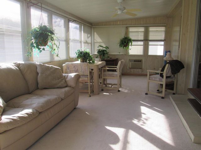 6403 S Elm Lane, Lantana, FL 33462