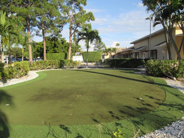 6403 S Elm Lane, Lantana, FL 33462