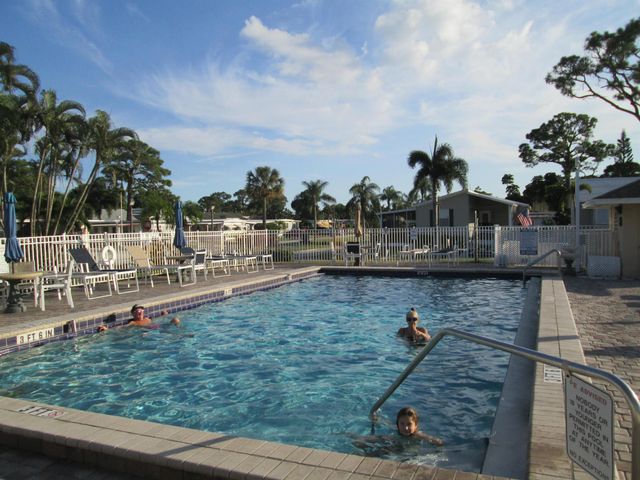 6403 S Elm Lane, Lantana, FL 33462