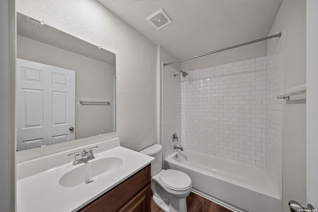 6326 Willow Point Blvd, San Antonio, TX 78219