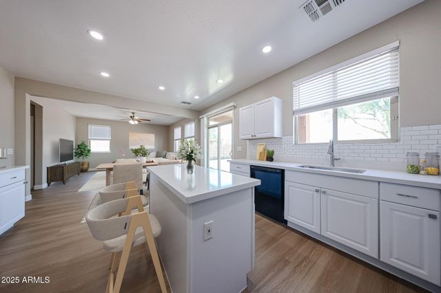 6828 S 74TH Lane, Laveen, AZ 85339