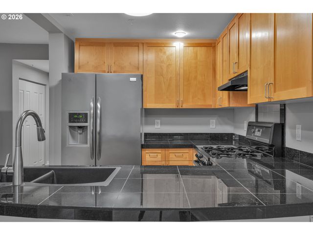 327 Nw PARK Ave 3B, Portland, OR 97209