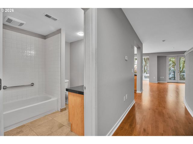 327 Nw PARK Ave 3B, Portland, OR 97209