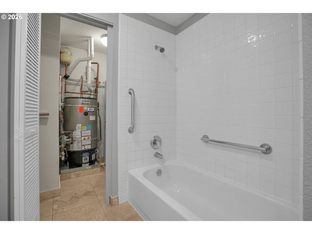 327 Nw PARK Ave 3B, Portland, OR 97209