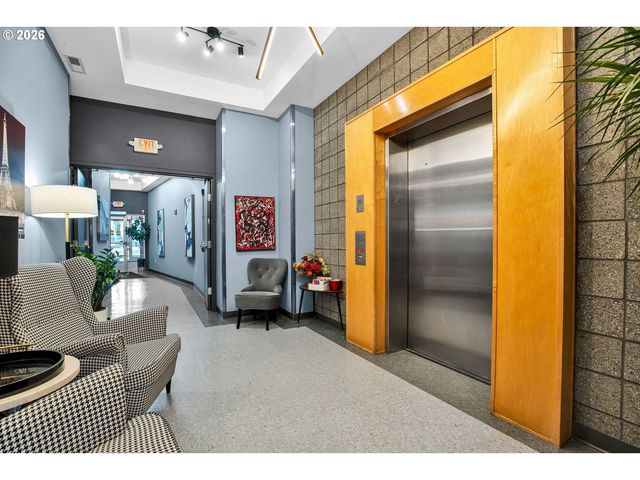 327 Nw PARK Ave 3B, Portland, OR 97209