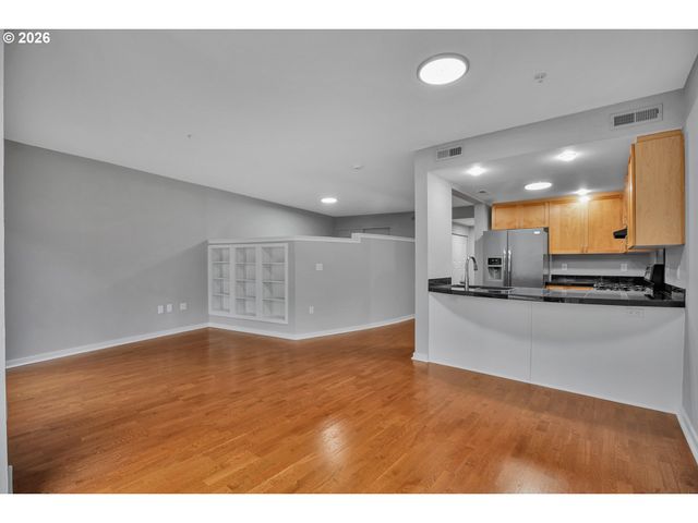 327 Nw PARK Ave 3B, Portland, OR 97209