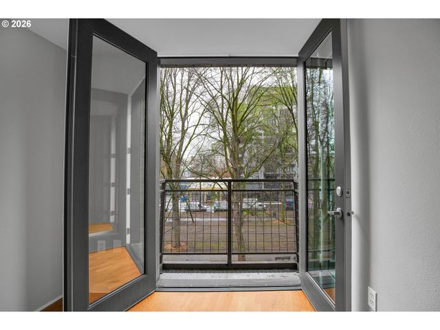 327 Nw PARK Ave 3B, Portland, OR 97209