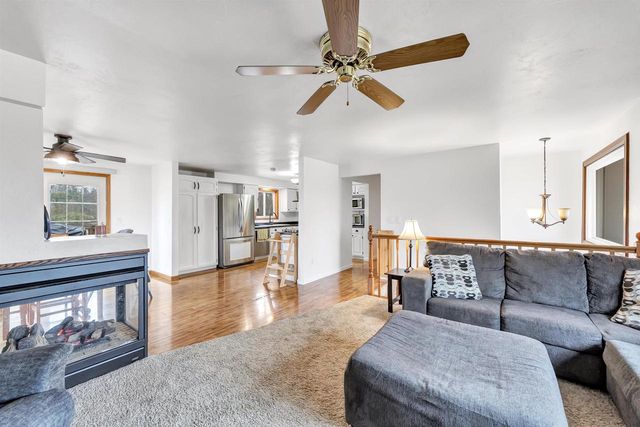 4565 HILLTOP DRIVE, Suamico, WI 54173