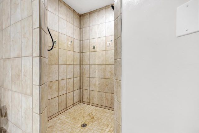 4565 HILLTOP DRIVE, Suamico, WI 54173