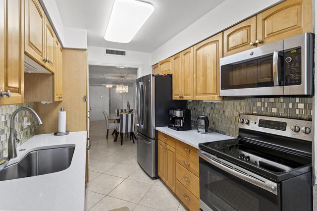 4200 N Ocean Drive 1-204, Riviera Beach, FL 33404