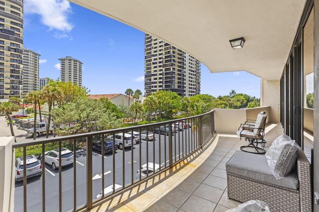 4200 N Ocean Drive 1-204, Riviera Beach, FL 33404