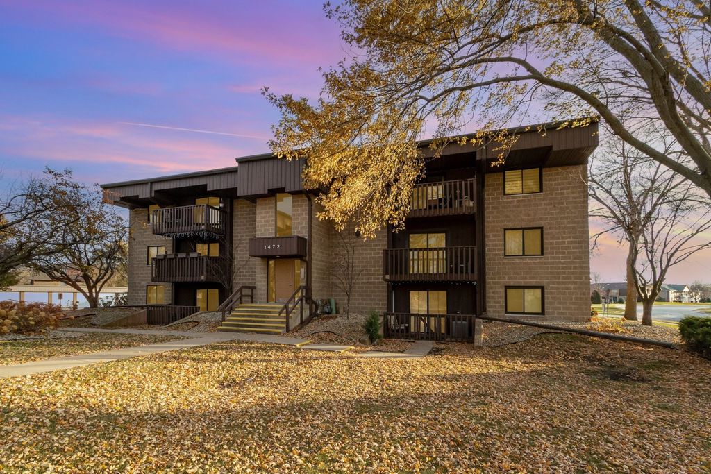 1472 N Rock Run Drive 1B, Crest Hill, IL 60403