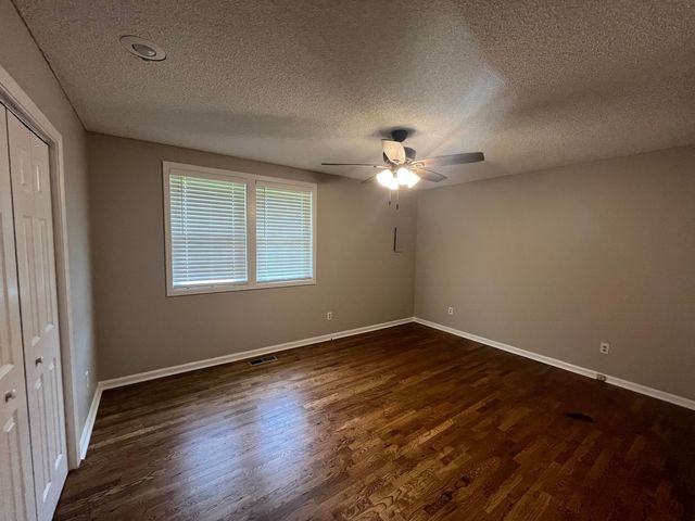 923 Hart St, Gallatin, TN 37066