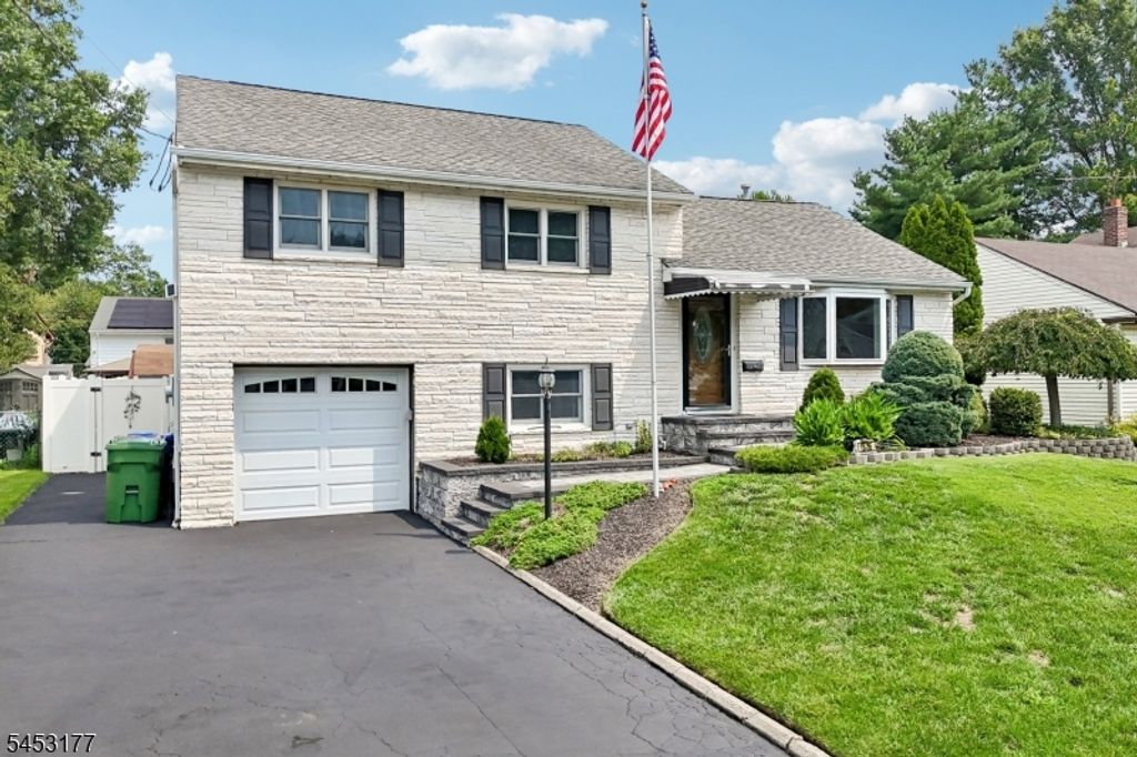 1526 N Stiles St, Linden City, NJ 07036 — photo 2