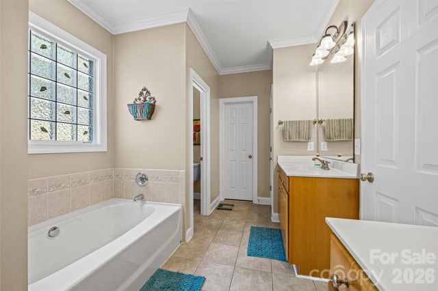 1063 Hunters Run Drive, Tega Cay, SC 29708
