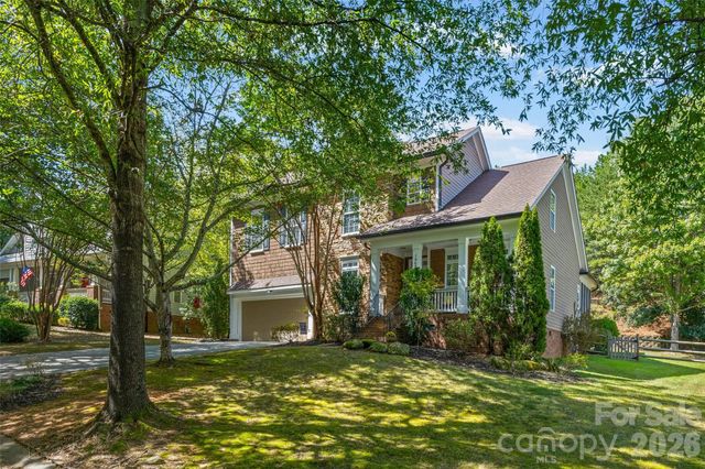 1063 Hunters Run Drive, Tega Cay, SC 29708
