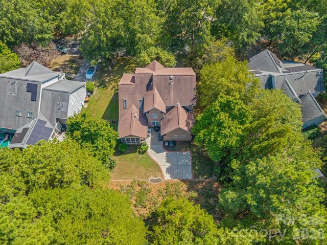 1063 Hunters Run Drive, Tega Cay, SC 29708