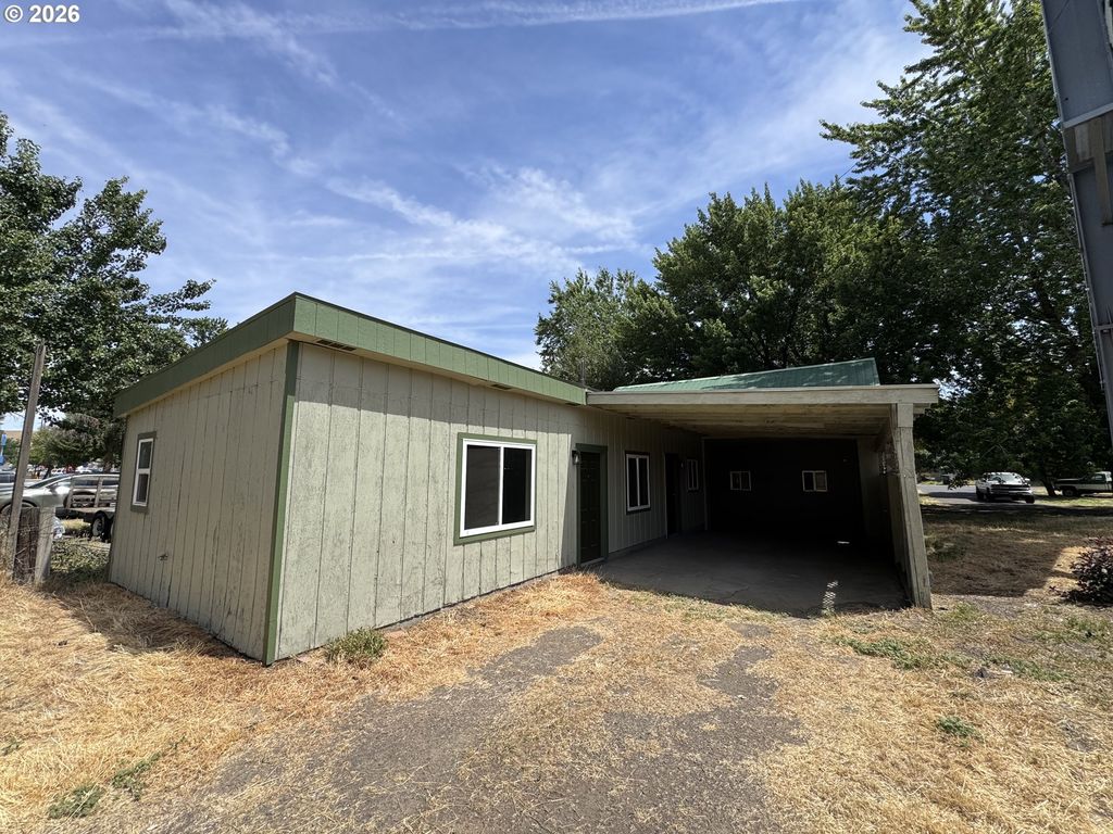 316 Sw 22ND St, Pendleton, OR 97801
