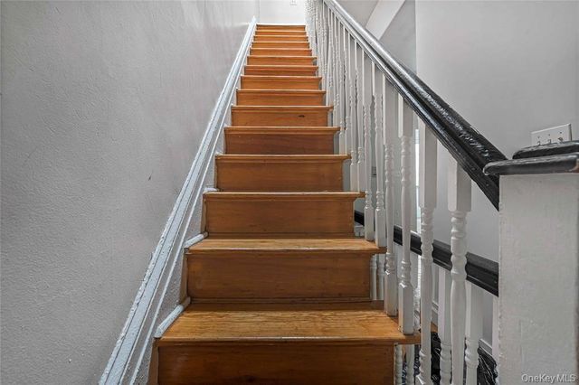 422 Bedford Avenue, Brooklyn, NY 11249