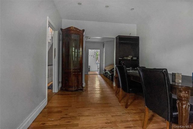 422 Bedford Avenue, Brooklyn, NY 11249