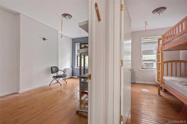 422 Bedford Avenue, Brooklyn, NY 11249